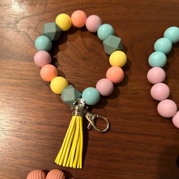 beaded wristlets - Picture 3 of 6